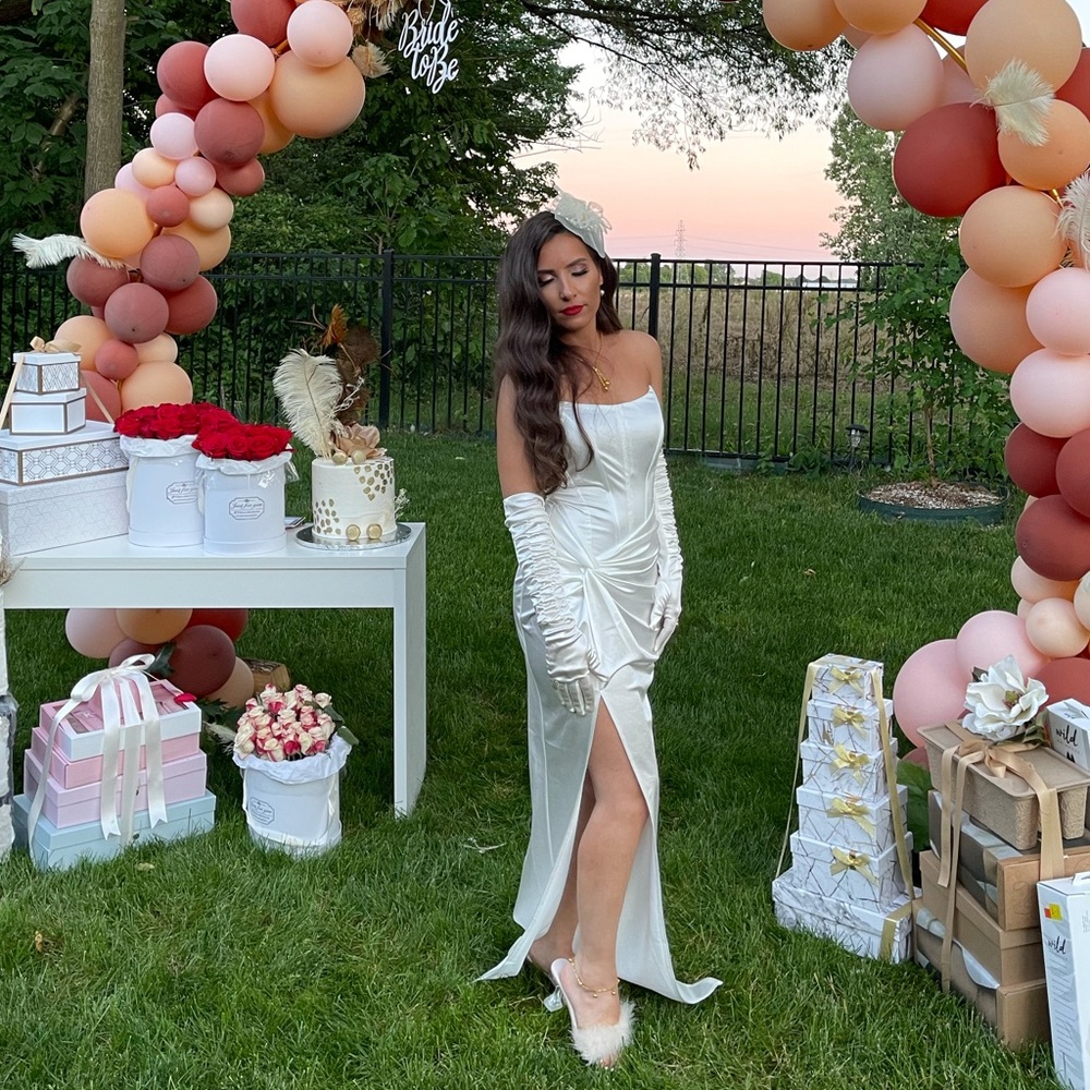 Off-whit satin dress